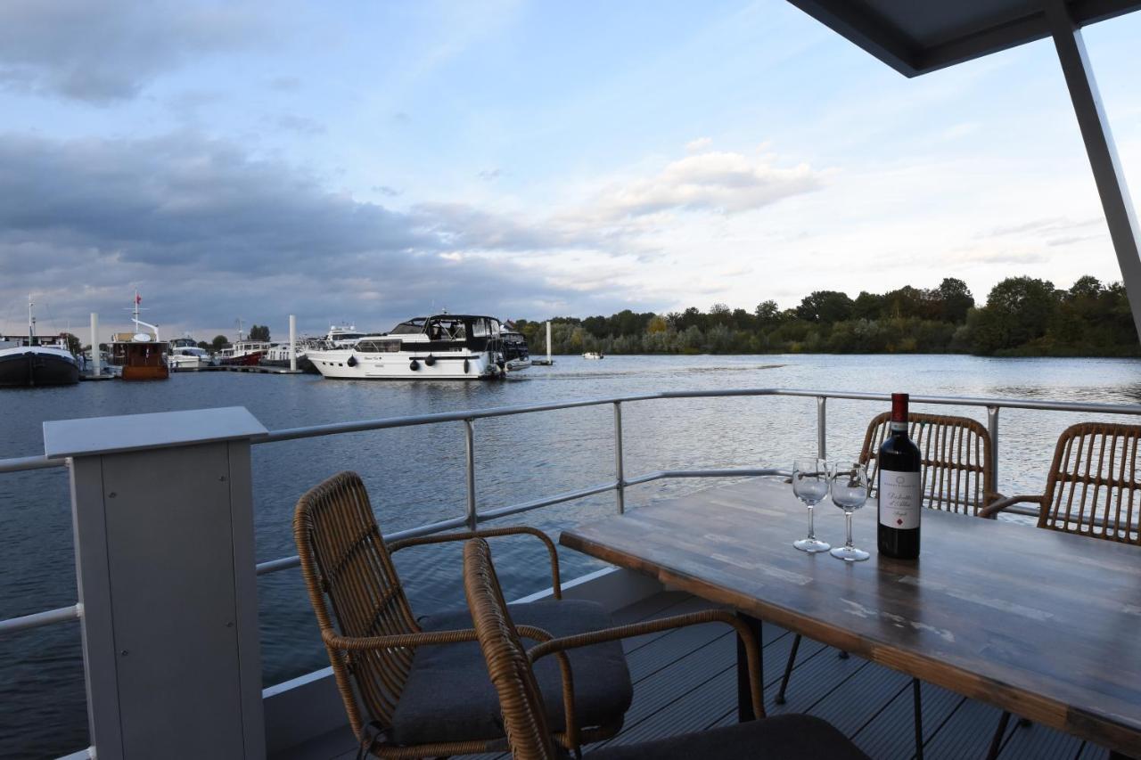 Вілла Tiny Floating House Ibiza Маастрихт Екстер'єр фото